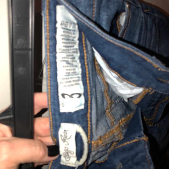 Indigo Rein Cutoff Jean Shorts - Size 3 - Picture 3 of 5